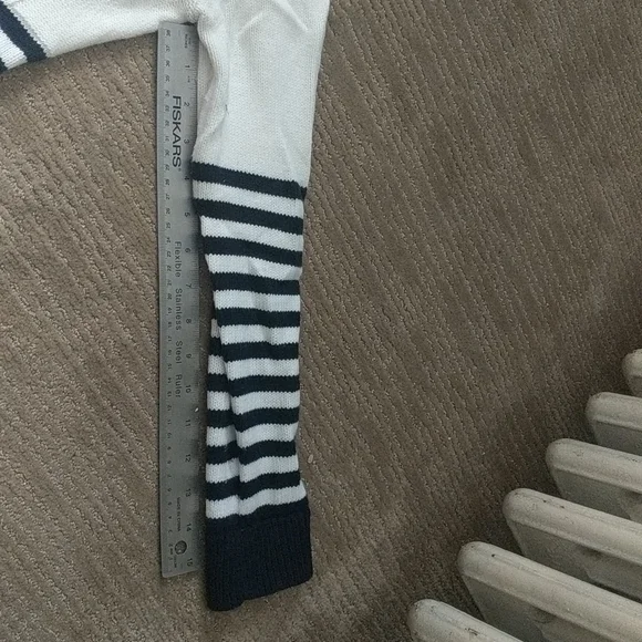 Navy & white cable knit turtleneck sweater - Picture 8 of 11